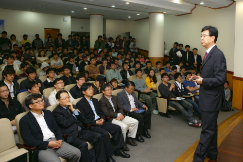 삼성전자(주)의 DS사업총괄 System LSI사업부 우남성 사장 초청특강